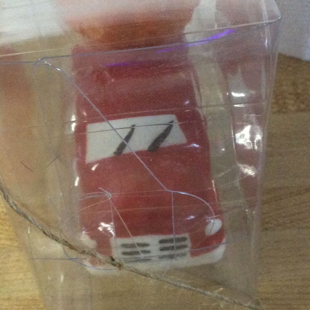 New Salt And Pepper Shaker set - Picture 4 of 5